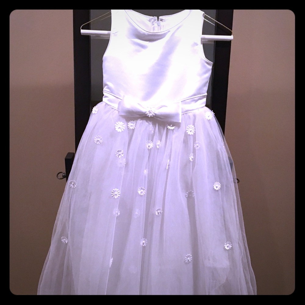 Gorgeous flower girl dress